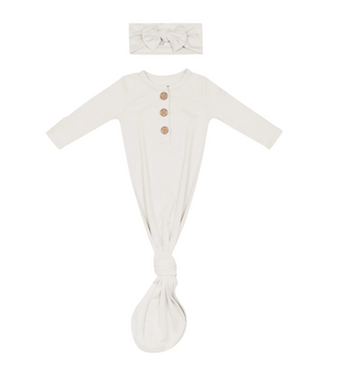 Kyte Baby Knotted Gown with bow set in Oat