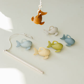Marlowe & Co - Silicone and Wood Fishing Play Set