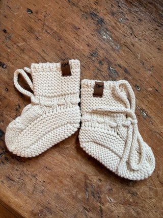 quincy mae organic knit booties